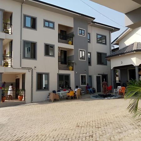 Queen'S Hill Lodge Gbawe Bagian luar foto